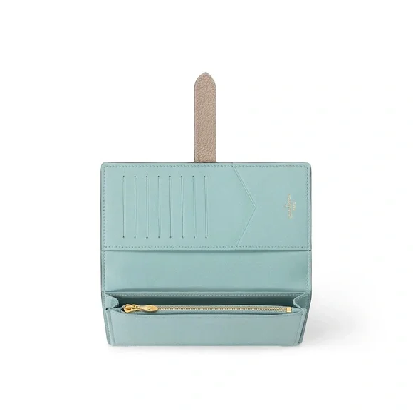 Louis Vuitton Vertical Wallet - Picture 2 of 9